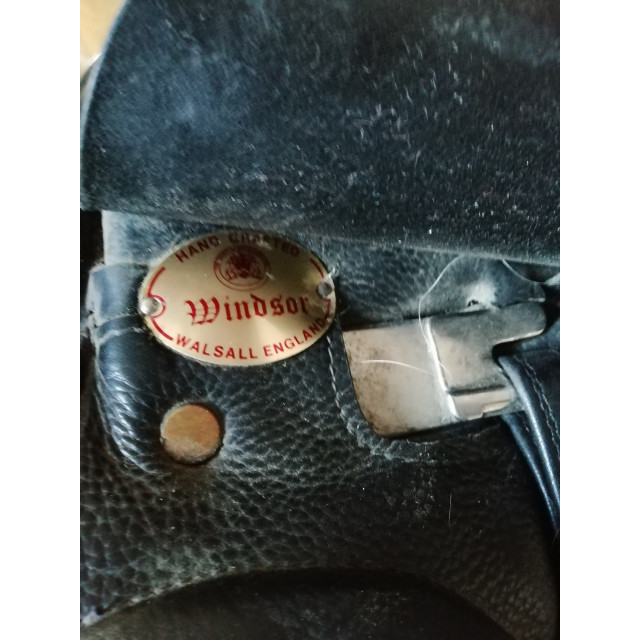 Selle dressage noir 17"