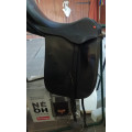 Selle dressage noir 17"