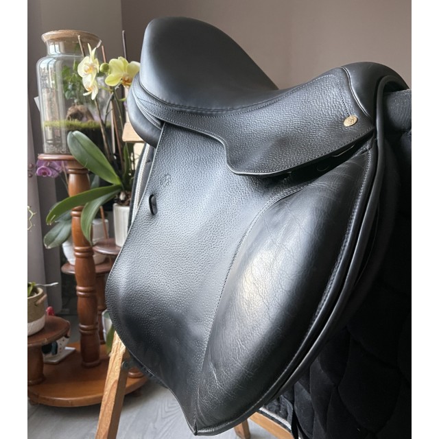 Selle mixte fleur de lys 17pouces