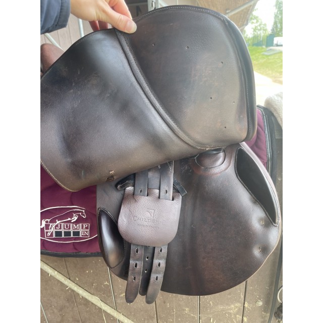 Selle Obstacle havane Childéric FE semi plat 17,5