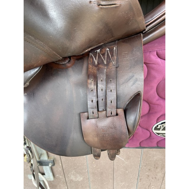 Selle Obstacle havane Childéric FE semi plat 17,5