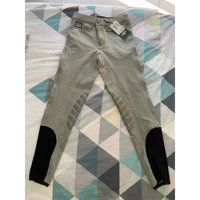 Pantalon hagg neuf jamais porté