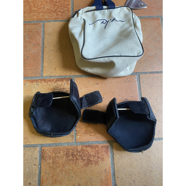 Protège boulets Dy'on cuir chromé