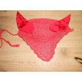 Bonnet anti-mouche rouge cordelette or poney Equitheme