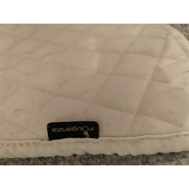 Tapis blanc coupe mixte