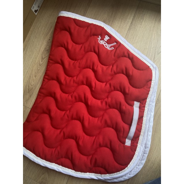 tapis pénélope leprevost rouge coupé sport
