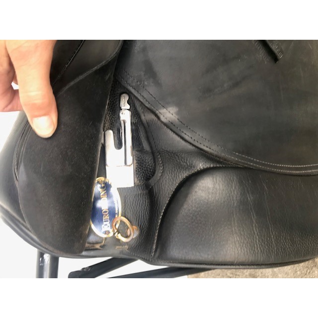 SELLE DRESSAGE CUIR NOIRE EURORIDING T 17