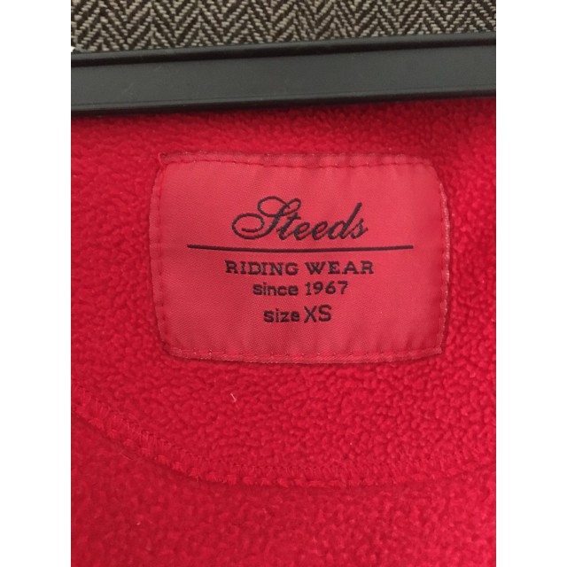 Veste polaire capuche rouge