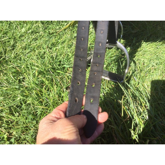 Selle mono quartiers Forestier, siège 17,5 , très confortable.