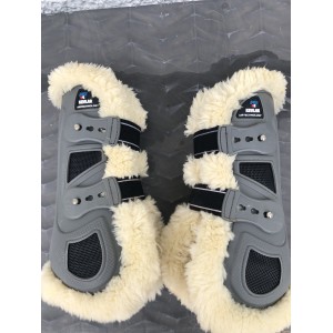 Guêtre grise moumoute première équine