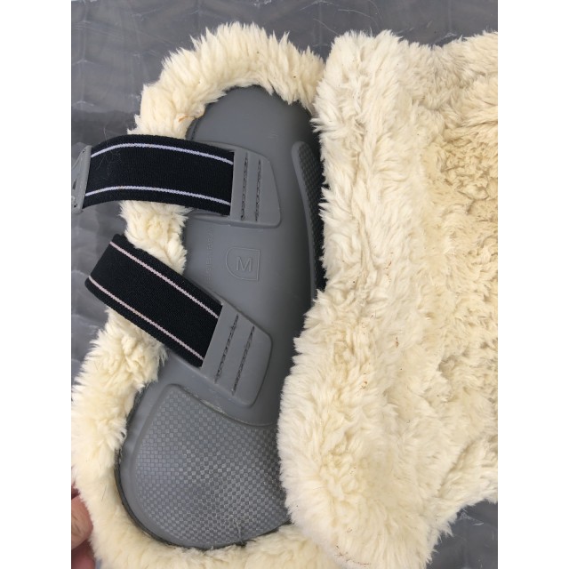 Guêtre grise moumoute première équine