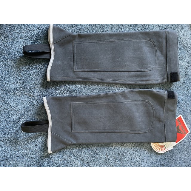 Minis chaps gris foncé et gris clair