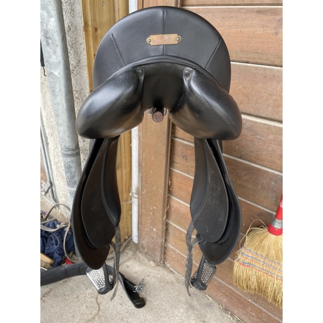 Selle de dressage