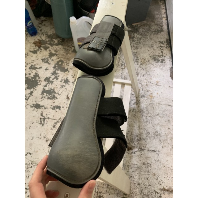 guétres et protège boulet gris taille poney