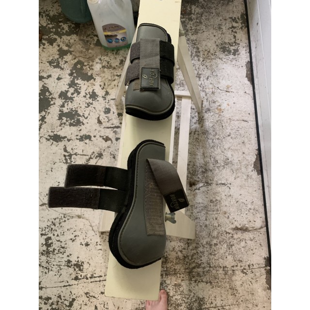 guétres et protège boulet gris taille poney