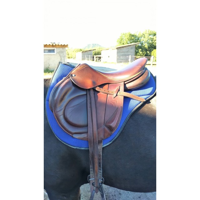 Selle Childeric toute équipée