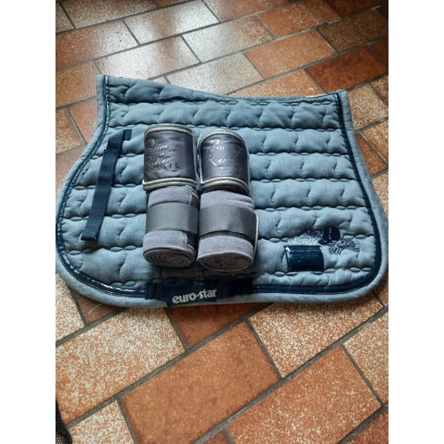 Envoi par Mondial relay uniquement.  Ensemble tapis mixte euro star et bandes