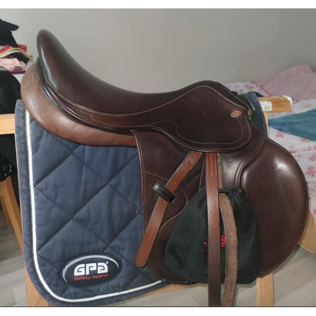 Selle d'occasion Eric Thomas en 17,5
