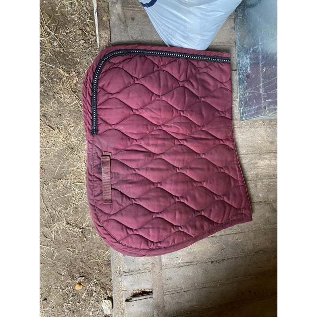 Tapis de selle rouge bordeaux
