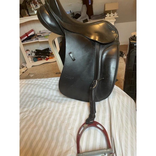 Selle de dressage OPUS