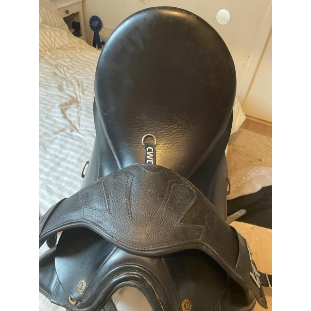 Selle de dressage OPUS