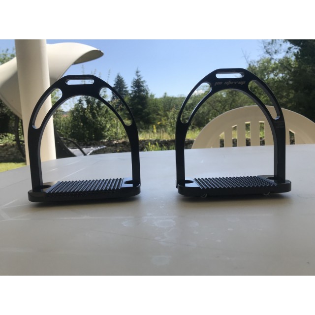 Étrier Jin stirrup noir