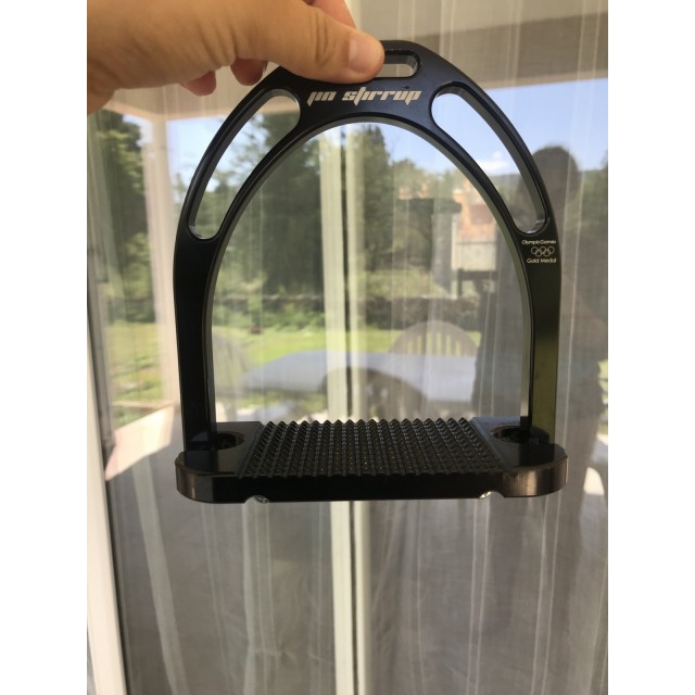 Étrier Jin stirrup noir