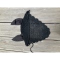 Bonnet noir avec strass