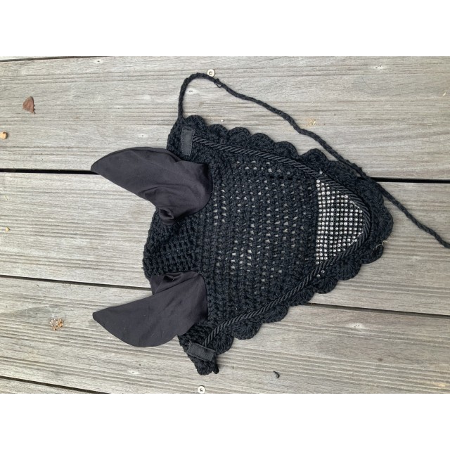 Bonnet noir avec strass