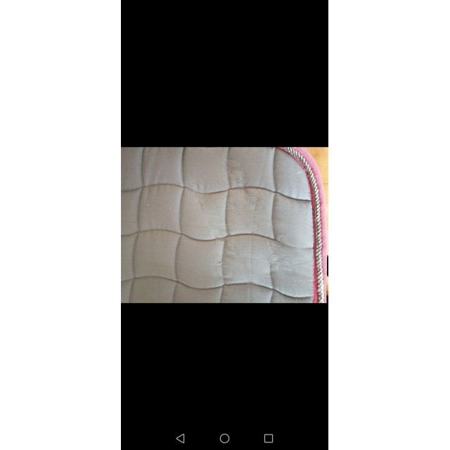 Tapis gris et rose