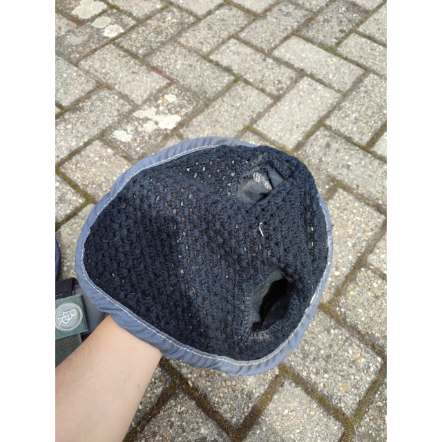 Bonnet noir et gris taille cheval