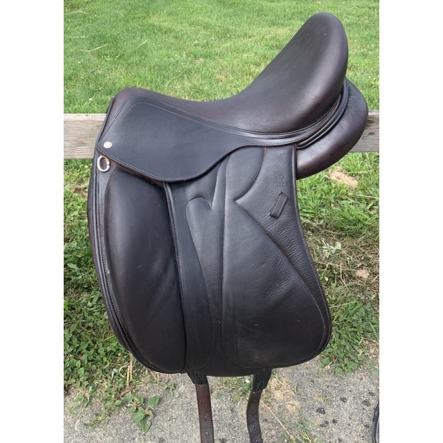 Selle dressage devoucoux makila 17.5