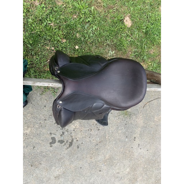 Selle dressage devoucoux makila 17.5