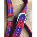 Licol violet et rouge taille cheval avec moumoute noir