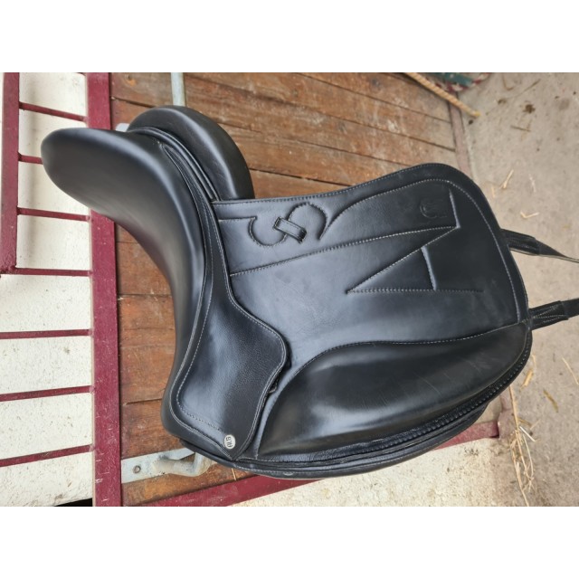 Selle de dressage