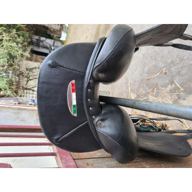 Selle de dressage