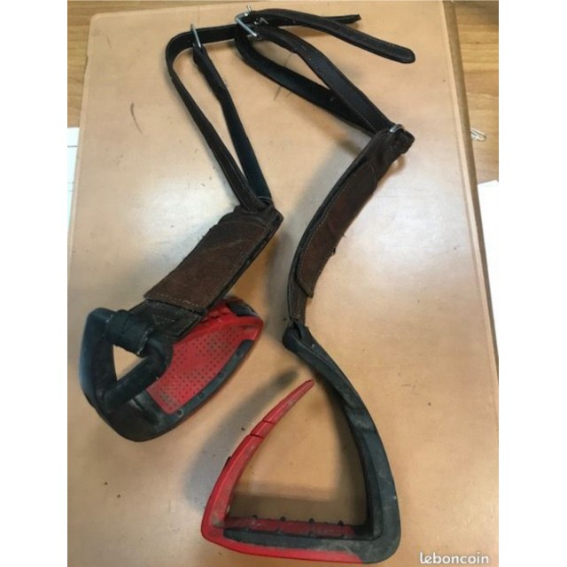 Etrier free jump rouge +etriviere