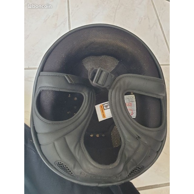 Bombe de cross avec toque