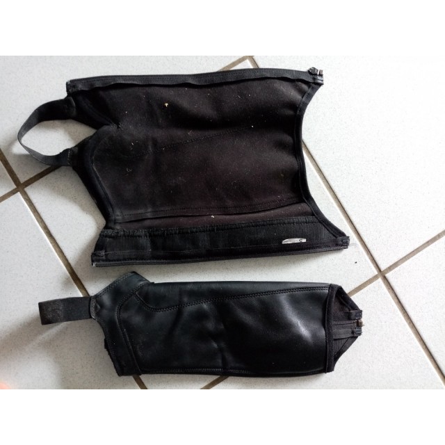 mini chaps cuir noir