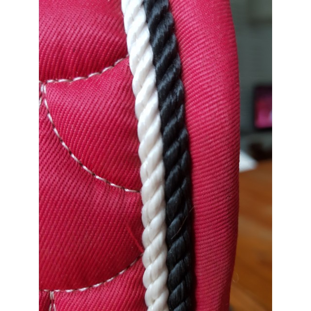 Tapis equithème rouge