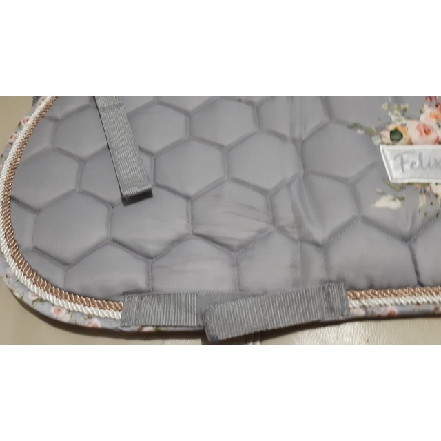 tapis gris clair felix bühler taille poney
