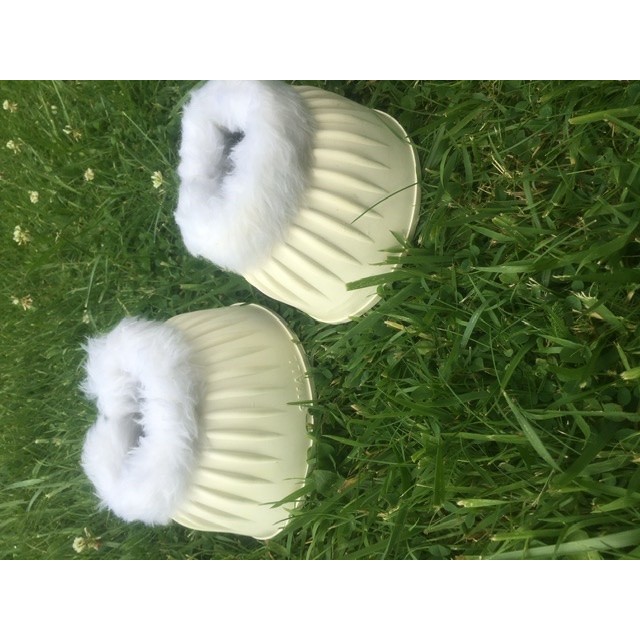 Cloches moumoute blanche Bridleway