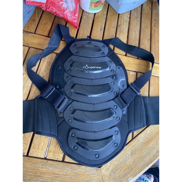 Protège dos fouganza noir