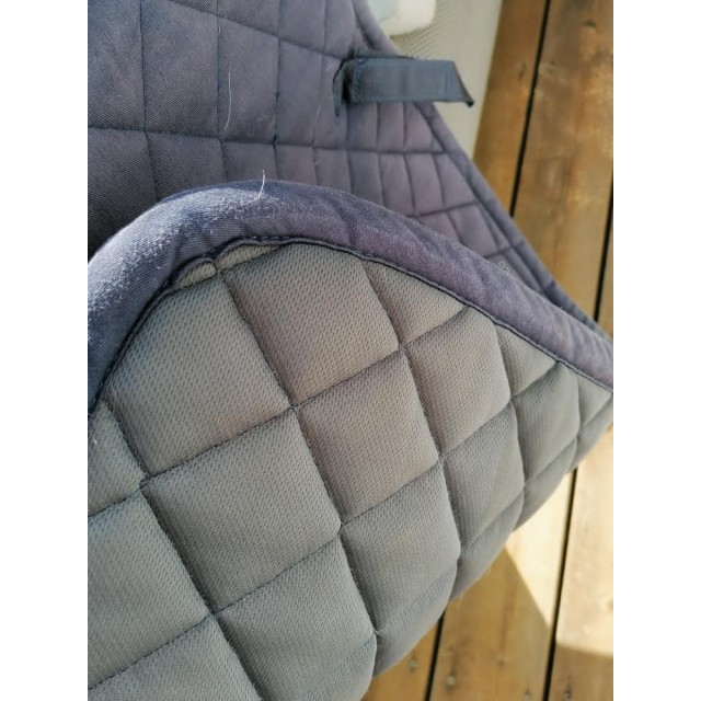 Tapis bleu marine