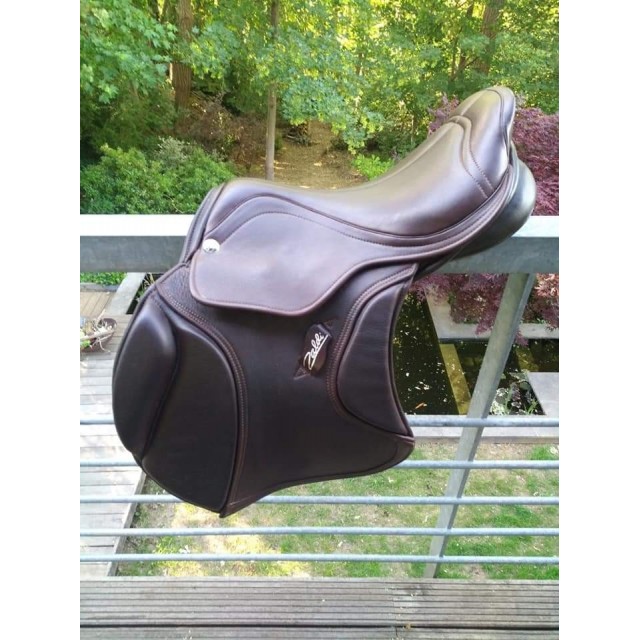 Selle type cross 16"5 marque ZALDI