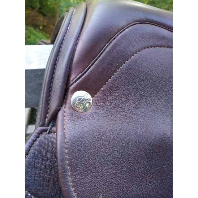 Selle type cross 16"5 marque ZALDI