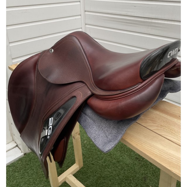 Selle CWD taille 17