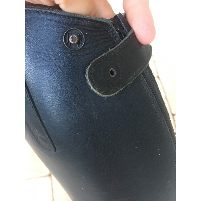Bottes en cuir noir