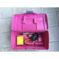 Boite de pansage+lot de brosses