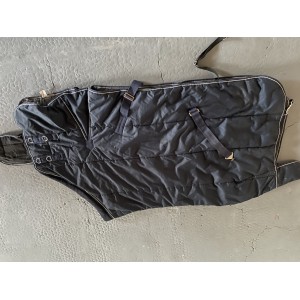 Couverture de box bleue marine